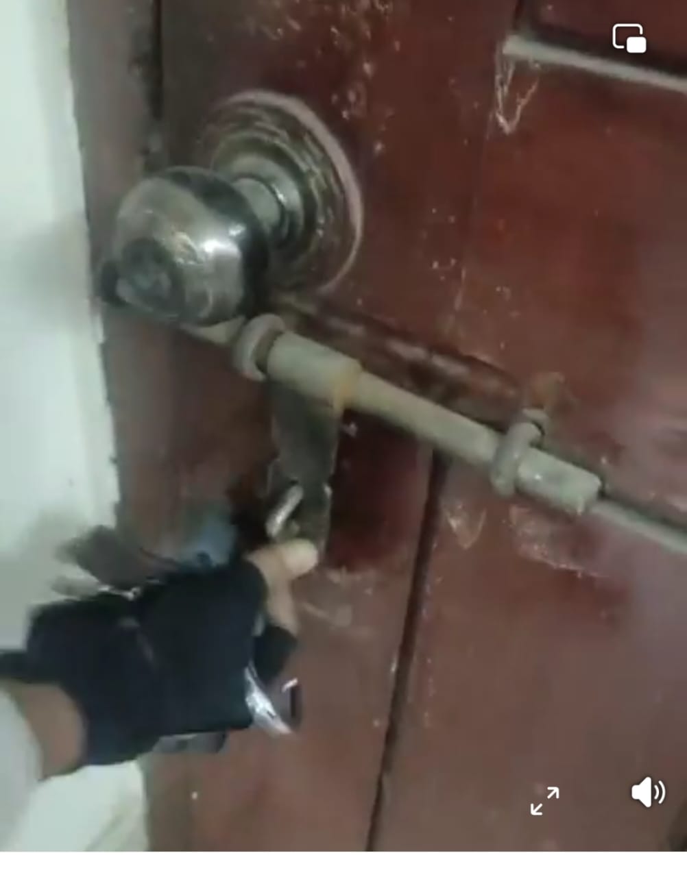 প্রহসনের নির্বাচন বাতিলের দাবিতে ময়মনসিংহ প্রেসক্লাব তালাবদ্ধ