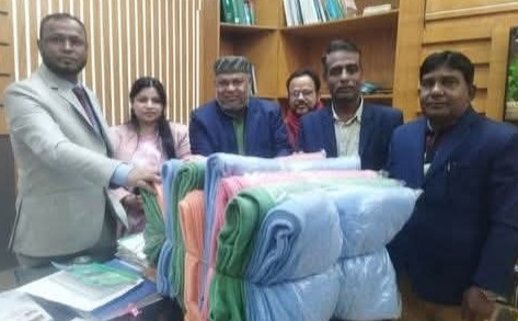 জেলা প্রশাসকের ত্রাণ তহবিলে গ্রামাউসের সহযোগিতা