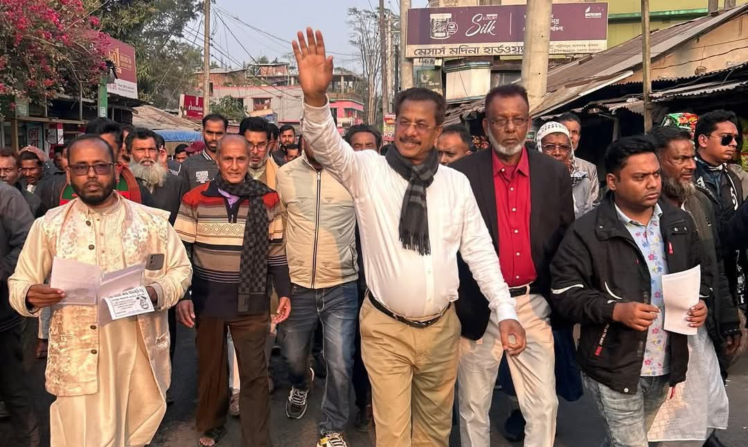 প্রতিহিংসার রাজনীতি নয়, সবাইকে নিয়ে ঐক্যবদ্ধ হয়ে কাজ করতে চান জননেতা আবুল হোসেন খান!