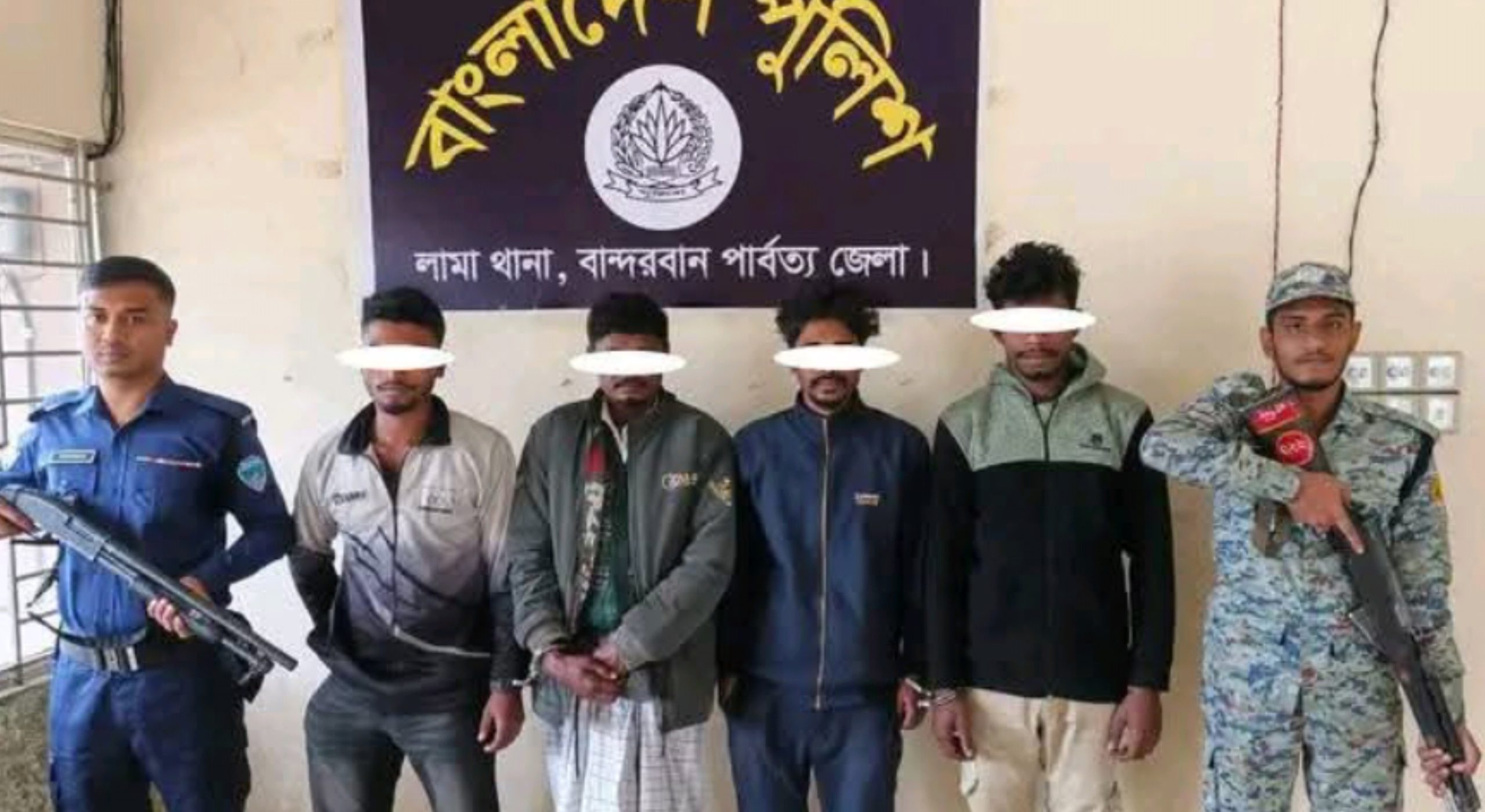 লামায় খামার থেকে গরু চুরি: ২ গরু ও নগদ টাকাসহ ৪ চোর গ্রেপ্তার