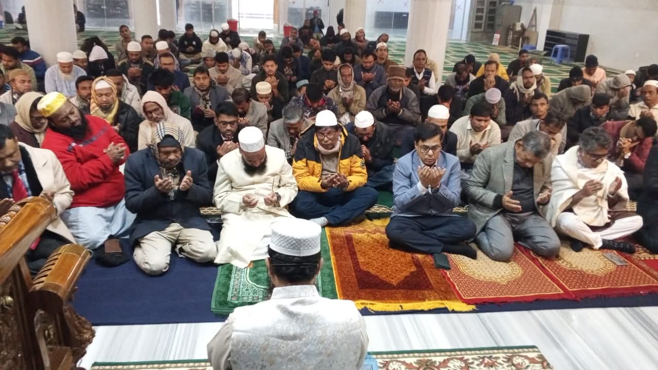 বেগম খালেদা জিয়ার বিদেহী আত্মার মাগফিরাত কামনায় নজরুল বিশ্ববিদ্যালয়ে দোয়া মাহফিল