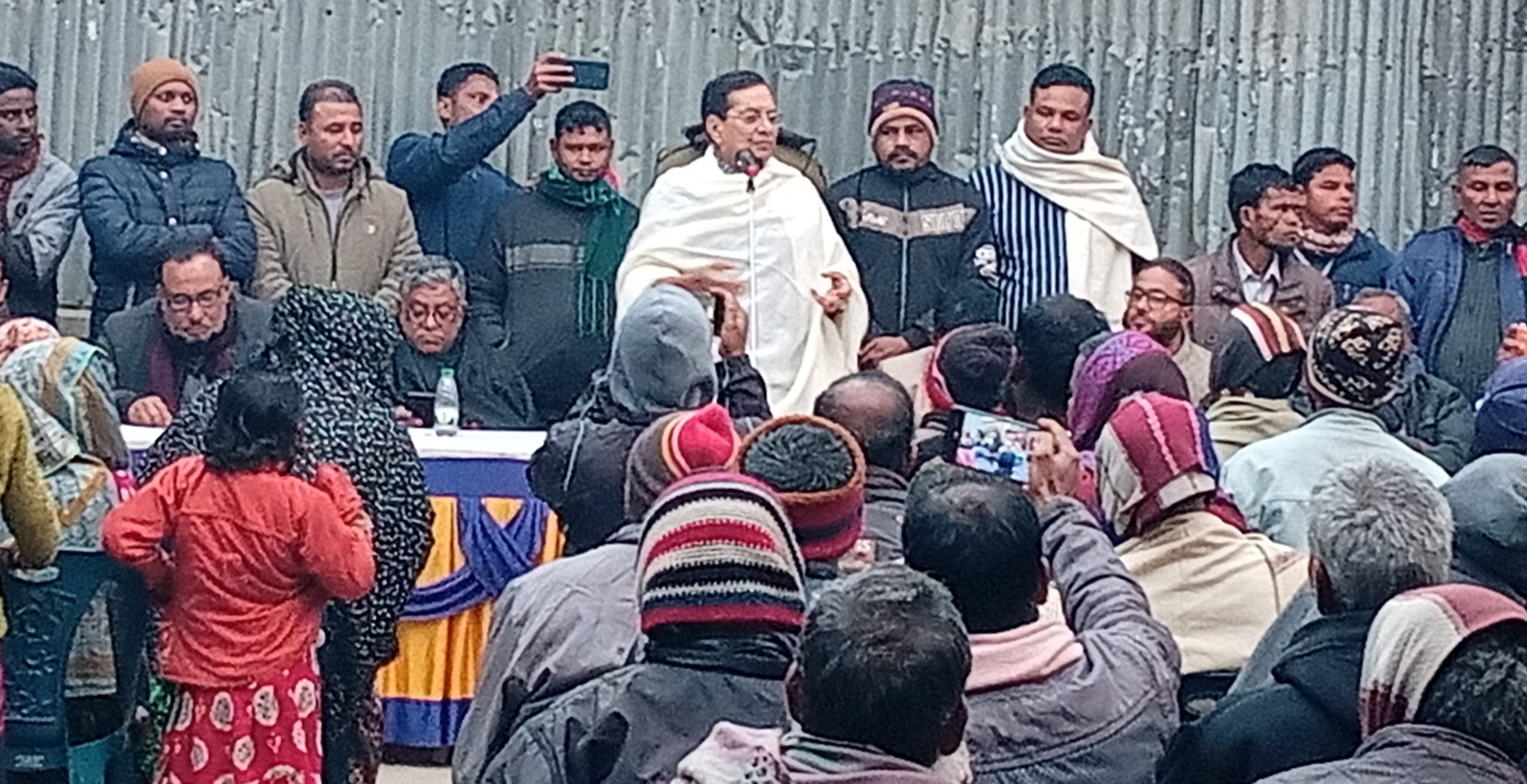 উলিপুর উপজেলা বুড়াবুড়ি ইউনিয়নের ৭ নং ওয়ার্ডে ত্রয়দশ জাতীয় সংসদ নির্বাচনের উঠান বৈঠকে মতবিনিময়