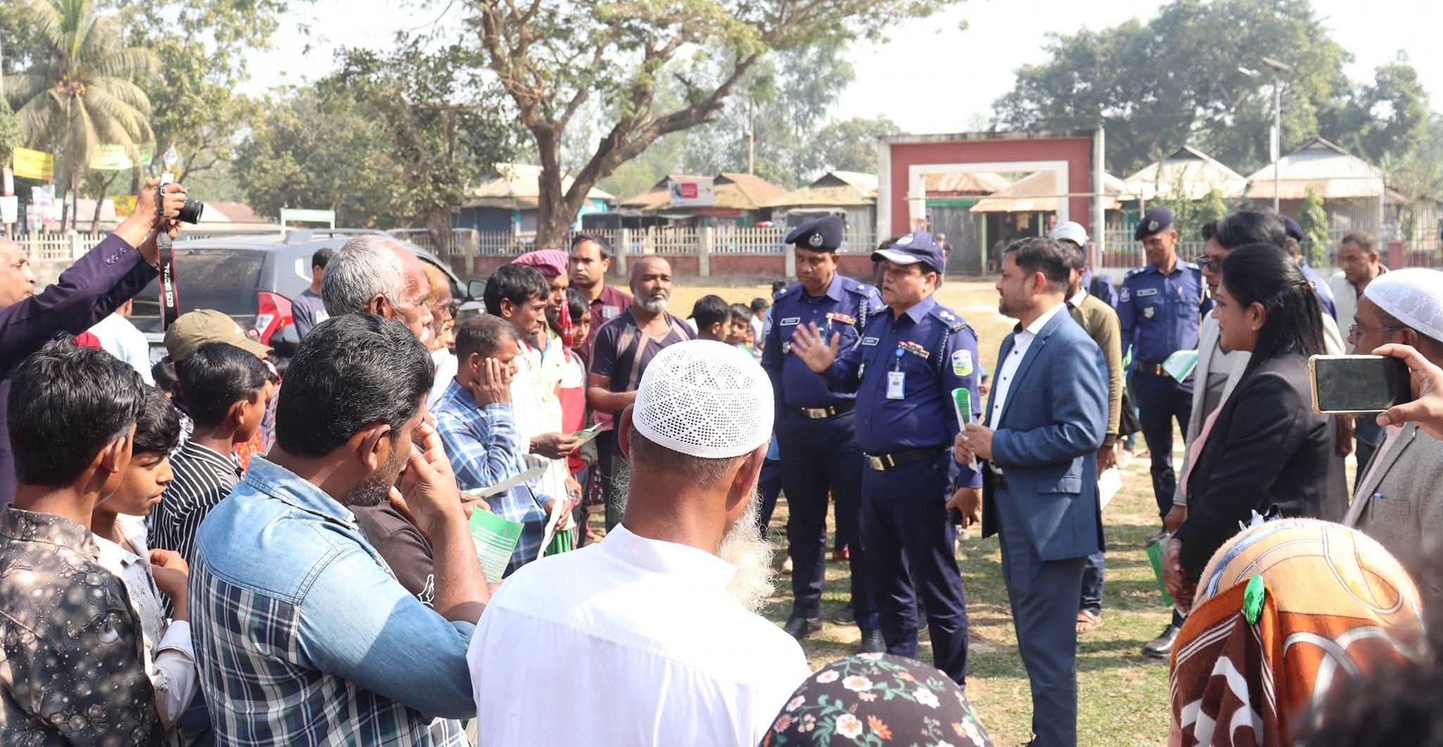 সুষ্ঠু নির্বাচন নিশ্চিতে নালিতাবাড়ীর ভোটকেন্দ্র পরিদর্শনে জেলা প্রশাসক ও পুলিশ সুপার