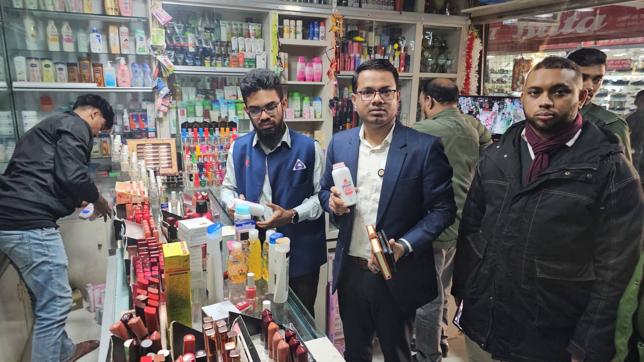 গৌরনদীতে উপজেলা প্রশাসন ও বিএসটিআই’র যৌথ অভিযান