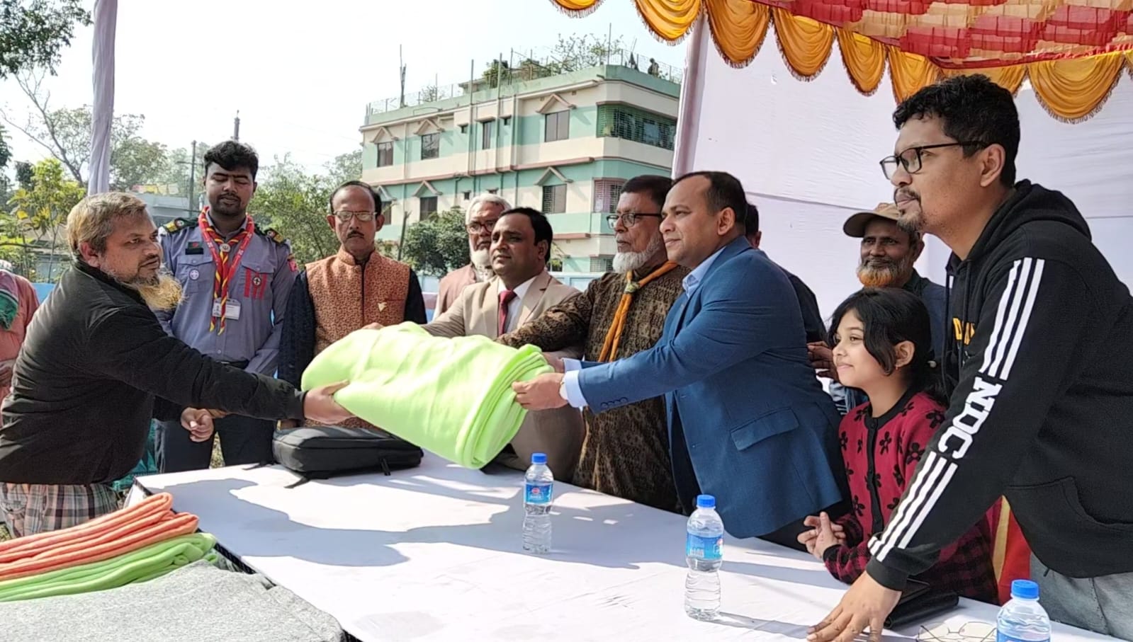 নেত্রকোণায় ক্লাব নটরডেমিয়ান্স বাংলাদেশ লিমিটেডের শীতবস্ত্র বিতরণ কর্মসূচি অনুষ্ঠিত