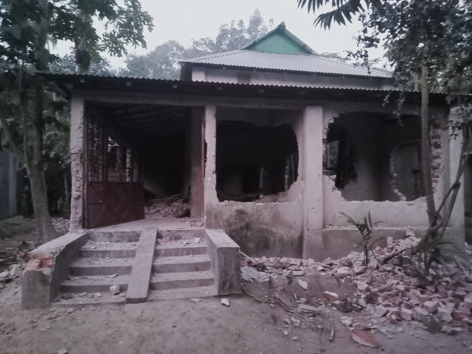 নেত্রকোনা আটপাড়ায় ইমাম নিয়োগকে কেন্দ্র করে সংঘর্ষ