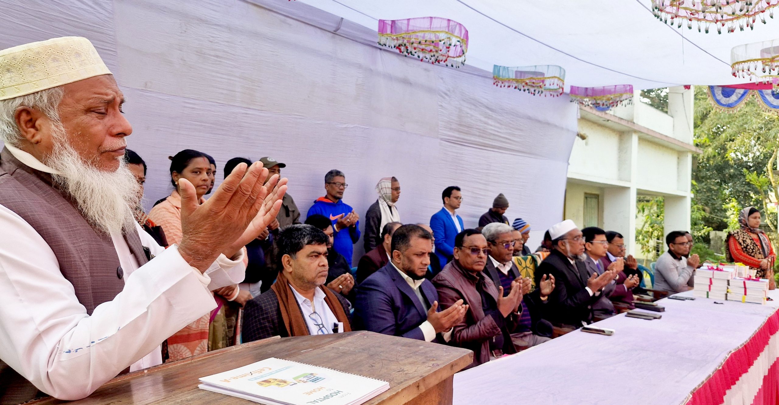 খালেদা জিয়ার রূহের মাগফেরাত কামনায় গৌরনদী গার্লস কলেজে দোয়া অনুষ্ঠান