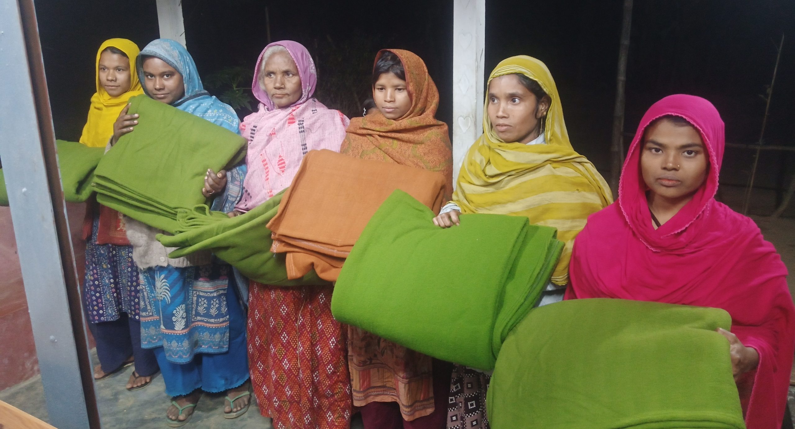 ঝিনাইগাতীতে তীব্র শীতে গারো পাহাড়ে ইউএনওর মানবিক সহায়তা