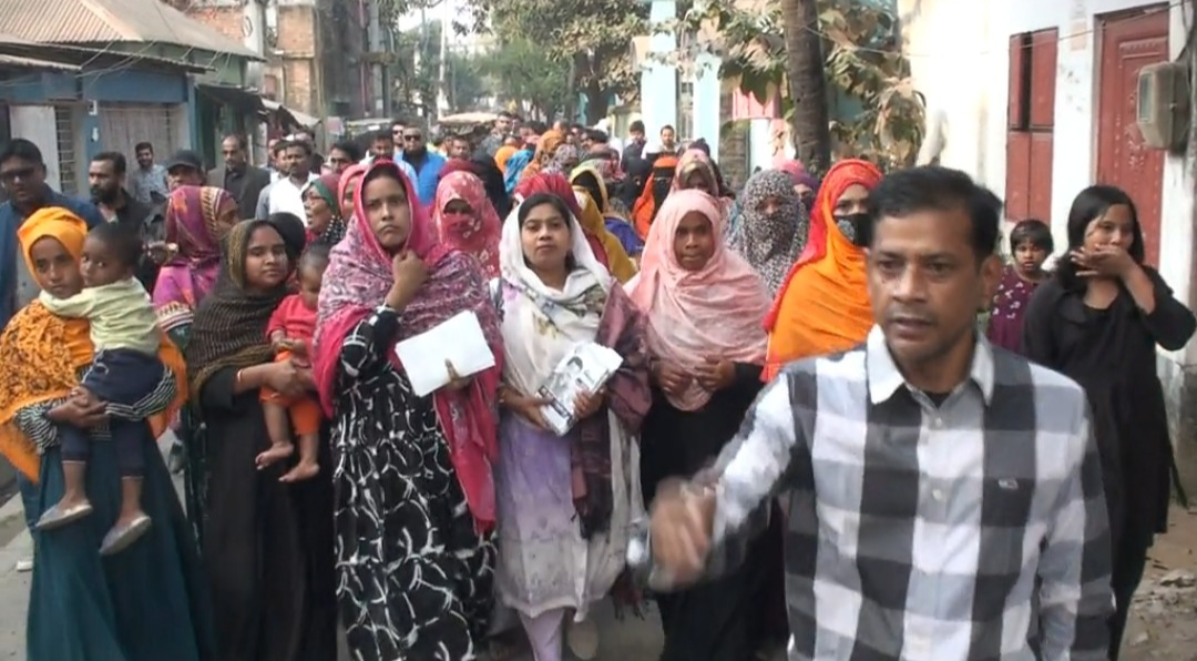 নাটোর পৌরসভার ৭ নং ওর্য়াডে বিএনপি মনোনীত ধানের শীষের প্রার্থী এ্যাডঃ রুহুল কুদ্দুস তালুকদার দুলুর প্রচারনা অনুষ্ঠিত