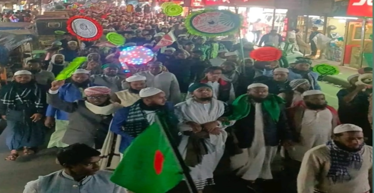ভোলায় হাতপাখার সমর্থনে গণজোয়ার: ওবায়েদ বিন মোস্তফার বিশাল নির্বাচনী মিছিল