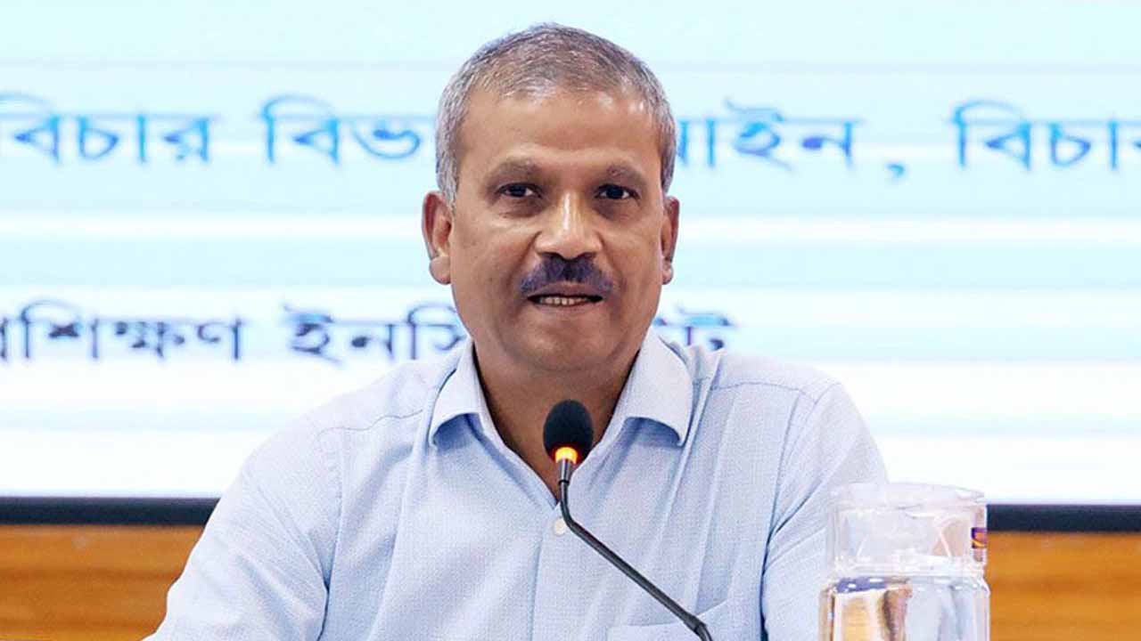 জুলাই যোদ্ধাদের দায়মুক্তি দিতে অধ্যাদেশের খসড়া তৈরি: আসিফ নজরুল