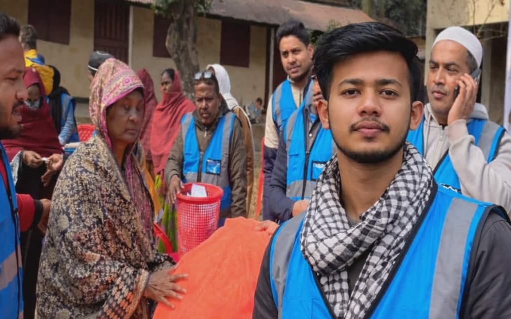 বরিশালে দুস্থ ছিন্নমুল অসহায় মানুষের মাঝে কম্বল বিতারণ