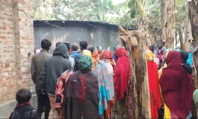 নওগাঁর বদলগাছীতে পেয়ারা গাছ থেকে গৃহবধূর মরদেহ উদ্ধার