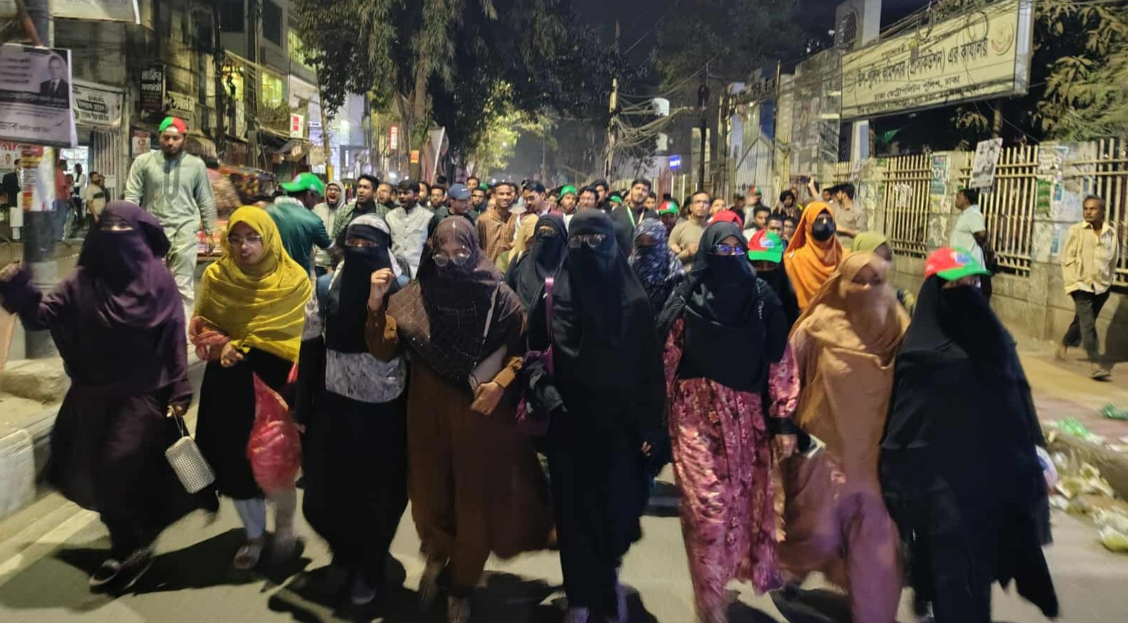 ইনকিলাব মঞ্চের কর্মসূচিতে পুলিশি হামলার প্রতিবাদে জকসুর বিক্ষোভ মিছিল