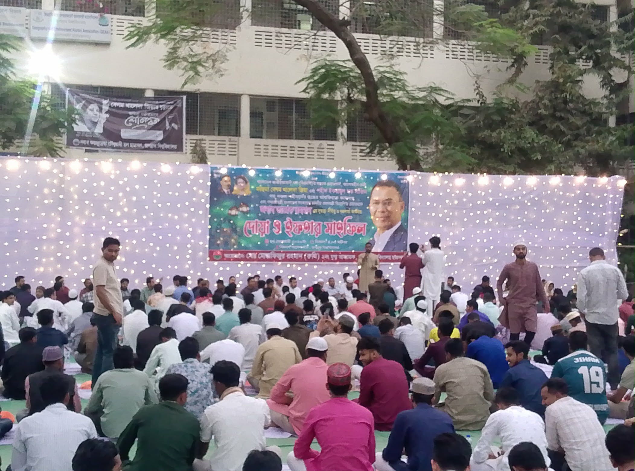 ছাত্রদল নেতা মোস্তাফিজুর রহমান রুমির উদ্যোগে জবিতে ইফতার ও দোয়া মাহফিল