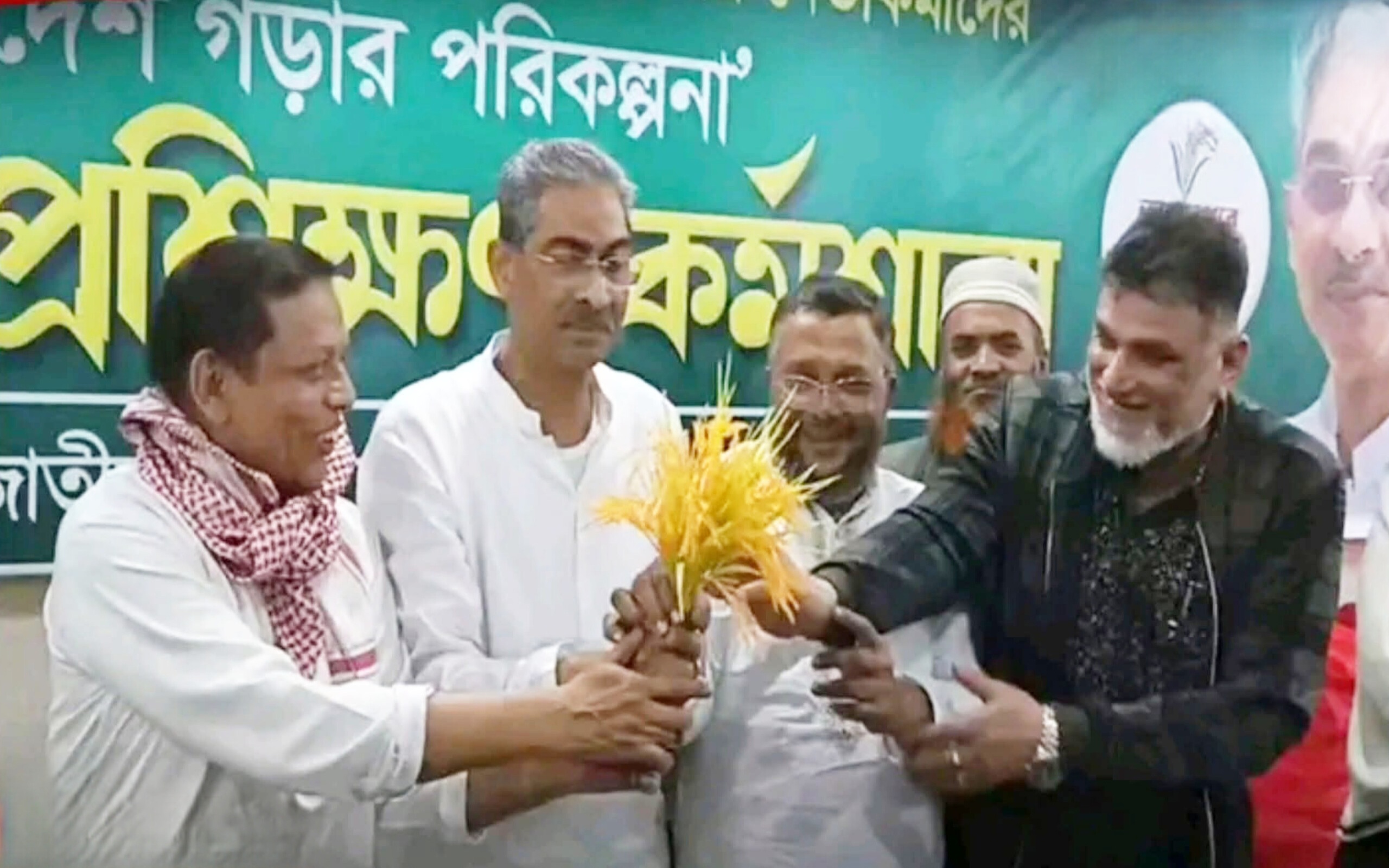 স্বতন্ত্র প্রার্থীর সরে দাঁড়ানোয় লক্ষ্মীপুর-৪ এ জমে উঠল নির্বাচন সমীকরণ