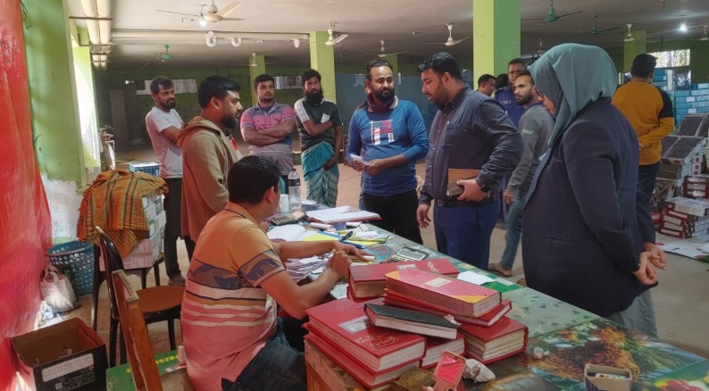 নিত্যপণ্যের মুল্য তদারকিতে সাতক্ষীরায় মোবাইল কোর্টের অভিযান