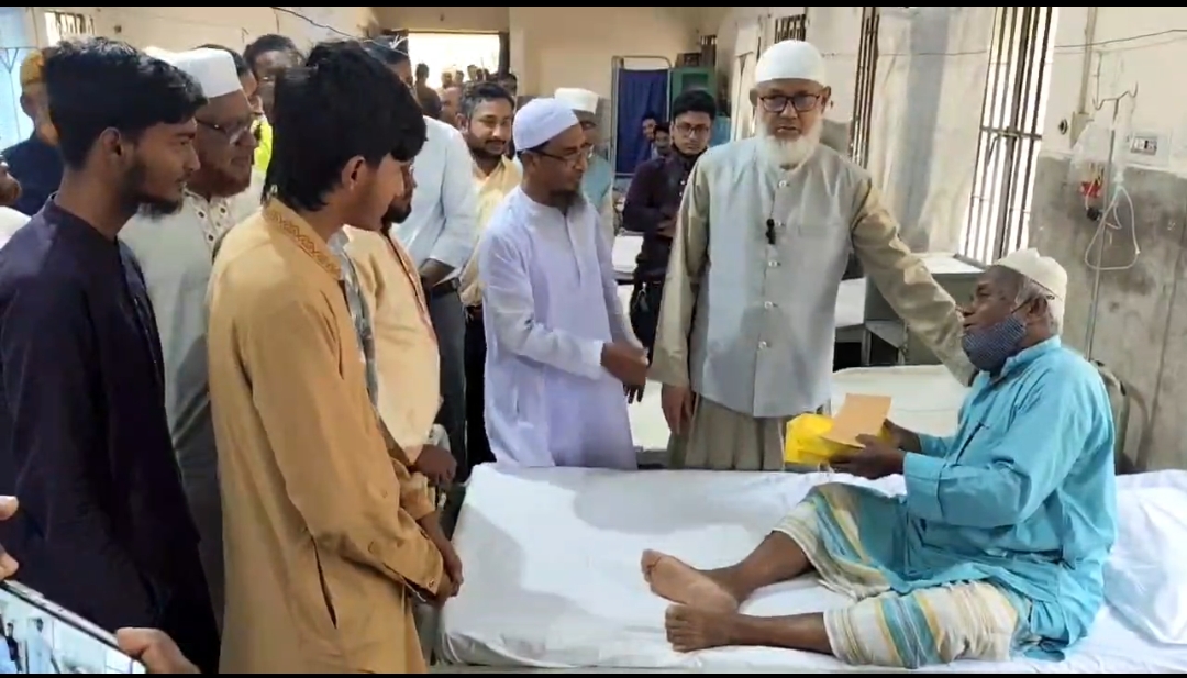 হাসপাতাল পরিদর্শন ও রোগিদের সহযোগিতা প্রদান করলেন সাতক্ষীরা-২ আসনের সাংসদ সদস্য