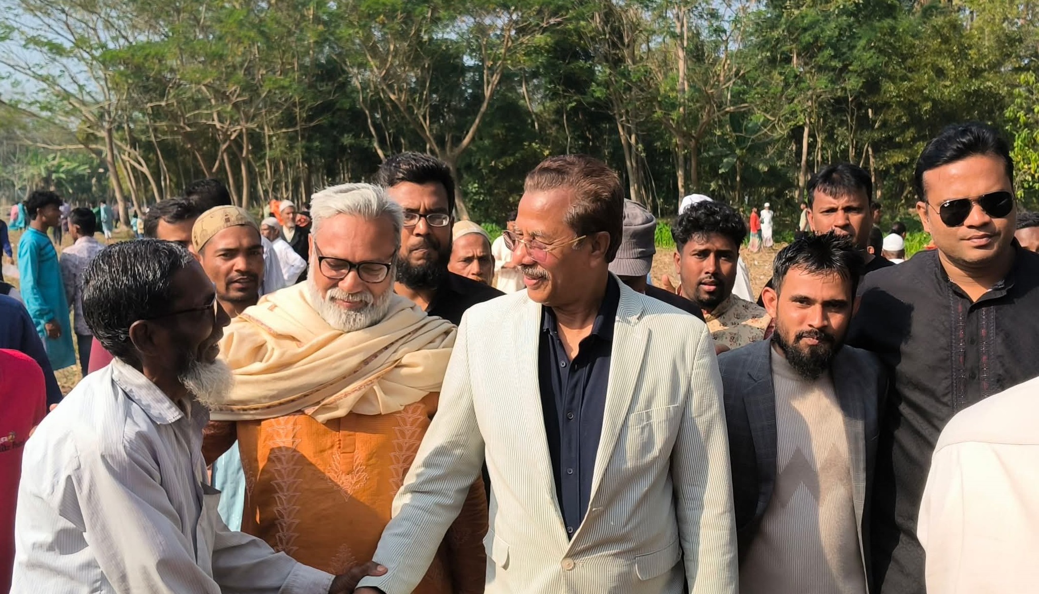 কে ভোট দিয়েছে আর কে দেয়নি, সেটি এখন বিবেচ্য নয় বকেরগঞ্জের মানুষ আমার পরিবার: আবুল হোসেন খান