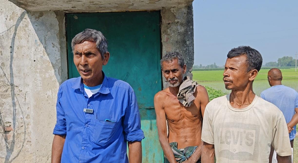দিনাজপুরের শিবনগরে চারটি গভীর নলকূপে তালাবদ্ধ করেছে আওয়ামী দোষররা