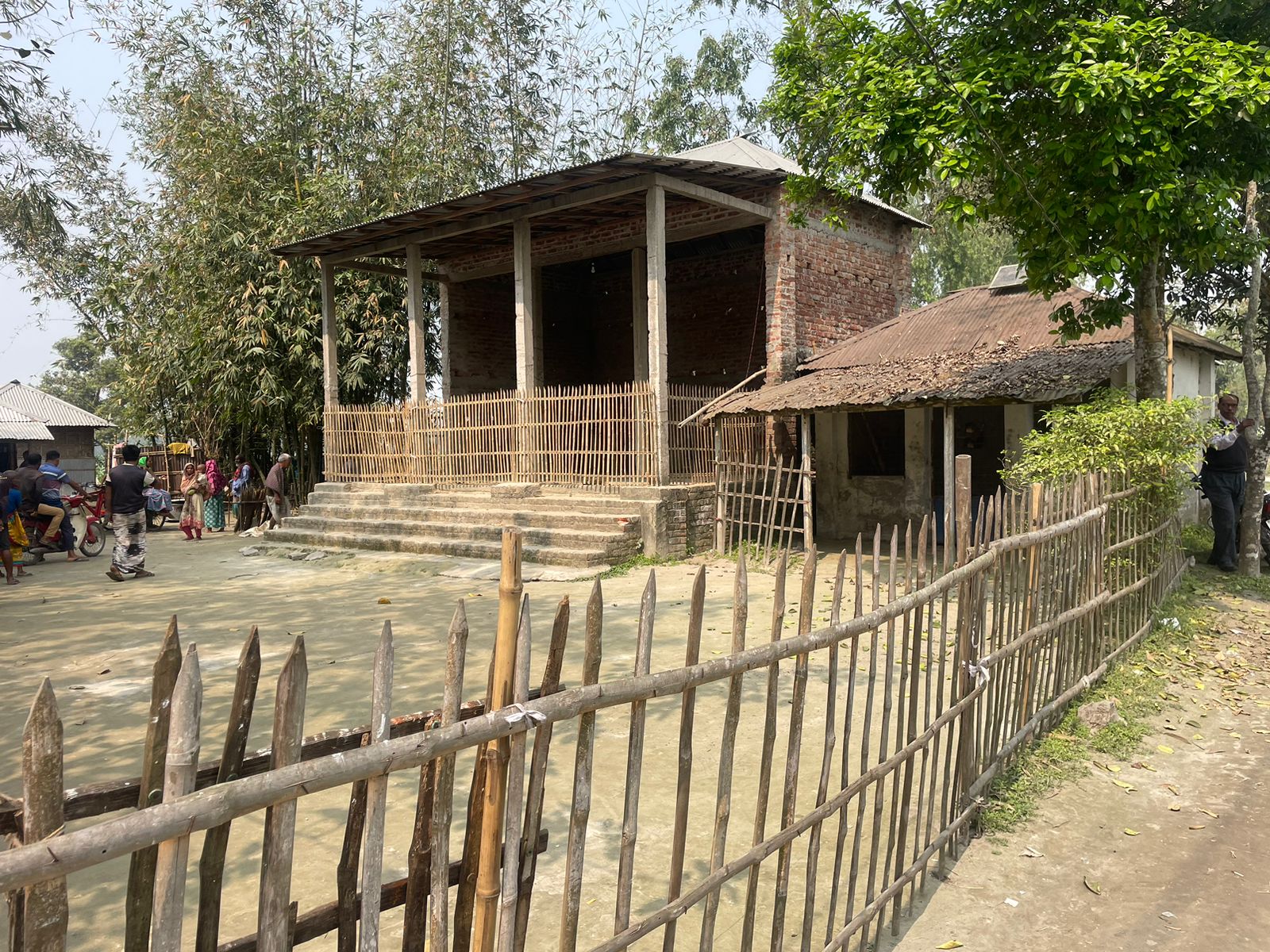 দিনাজপুরে বাবার দান করা জমিতে প্রতিষ্ঠিত মন্দির দখলের পাঁয়তারা নিজ সন্তানের