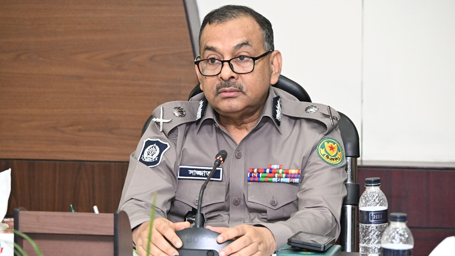 একুশে ফেব্রুয়ারি ঘিরে নিরাপত্তা শঙ্কা নেই: ডিএমপি কমিশনার