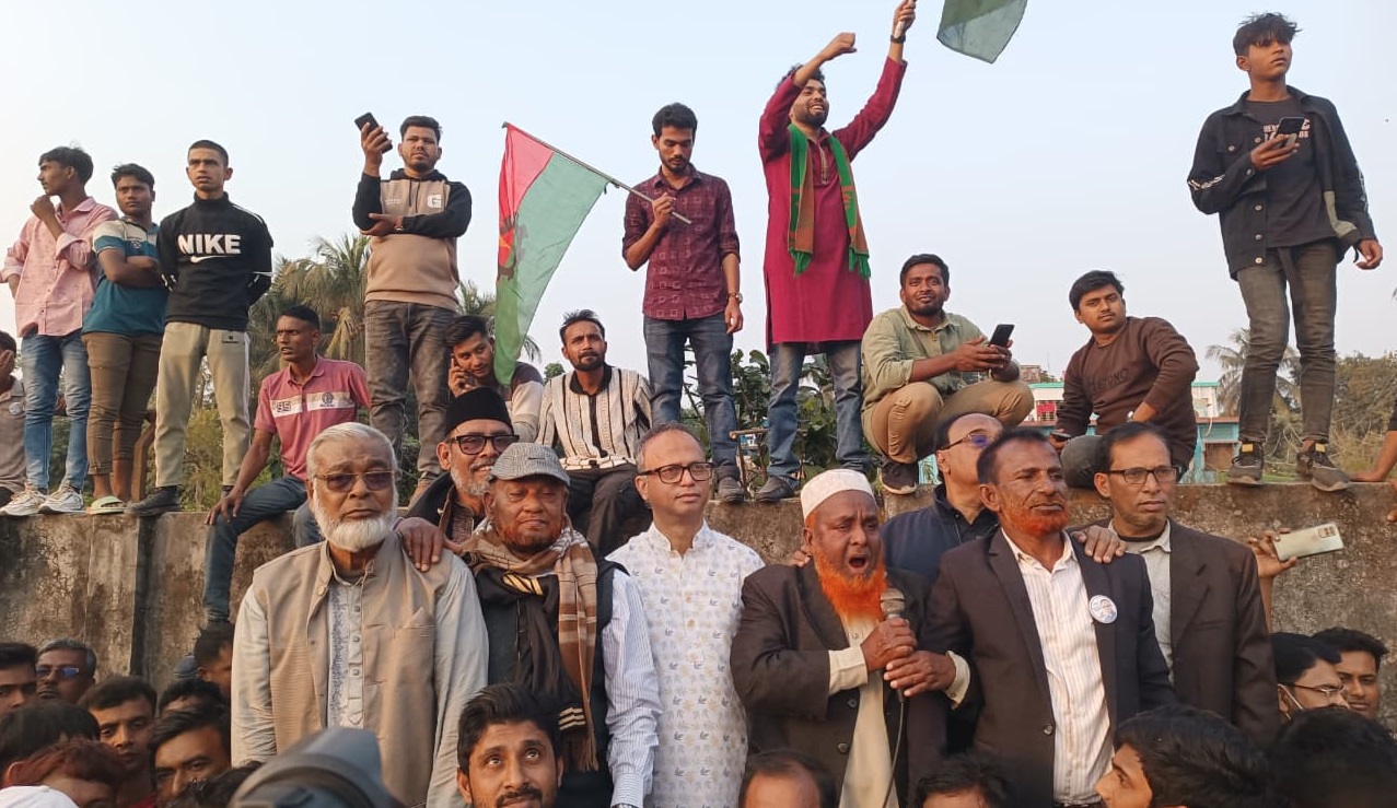 জীবননগরে বাবু খানরে নেতৃত্বে এক কিলোমিটার জুড়ে বিএনপির গণমিছিল