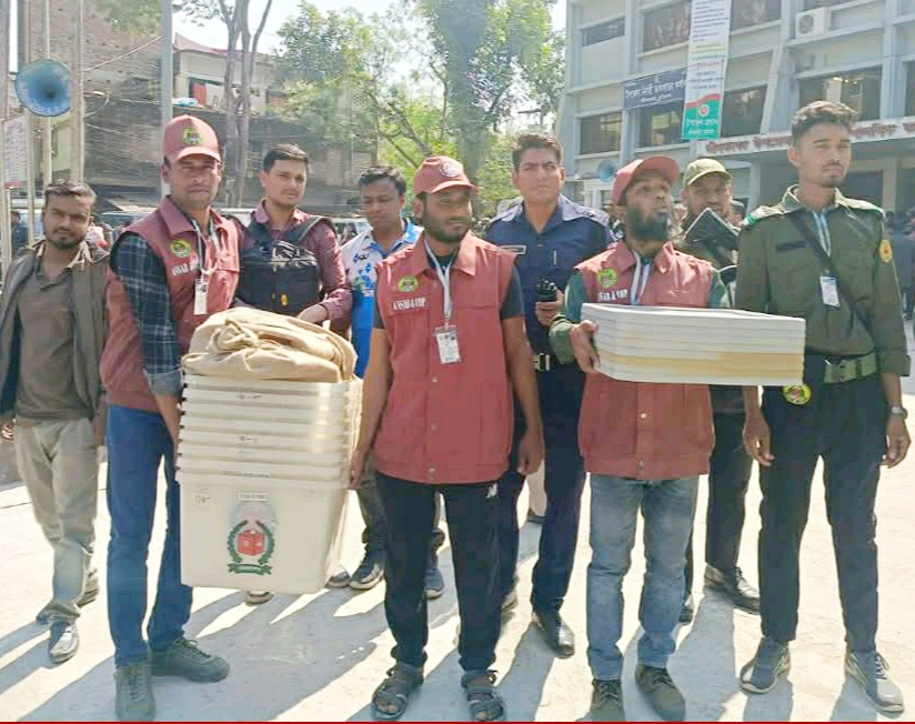 জীবননগরে ৫৯ টি ভোট কেন্দ্রে পৌঁছেছে নির্বাচনী সরঞ্জাম