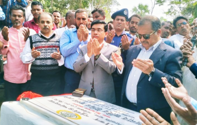২০ হাজার কিলোমিটার খাল খননের প্রকল্প হাতে নেওয়া হয়েছে: তথ্যমন্ত্রী