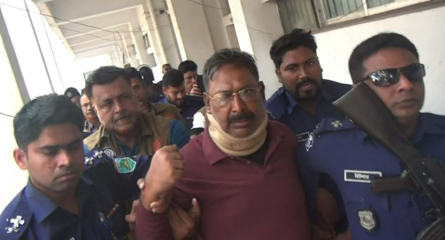 নাটোরে যুবলীগ সভাপতিকে গ্রেফতারের পর আদালতের মাধ্যমে জেলহাজতে প্রেরণ
