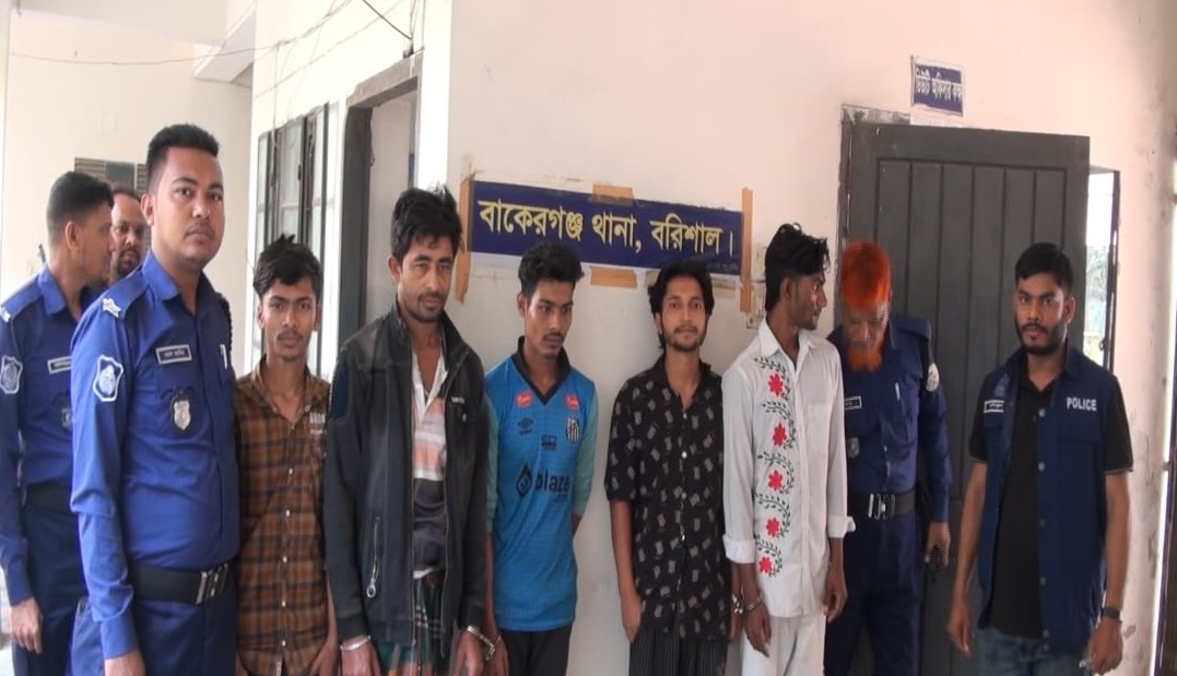 বাকেরগঞ্জে মাদকবিরোধী বিশেষ অভিযানে: ৭ মাদক ব্যবসায়ীসহ গ্রেফতার ১০