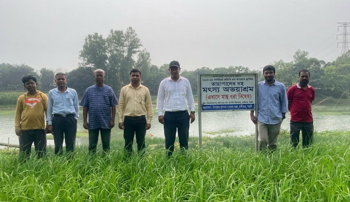 অবৈধ রিং জাল পুড়ে মৎস্য অভয়াশ্রম ঘোষণা করলেন ইউএনও