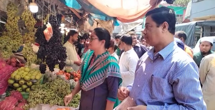 রমজানে মোংলায় বাজার তদারকি, ৭ প্রতিষ্ঠানের জরিমানা