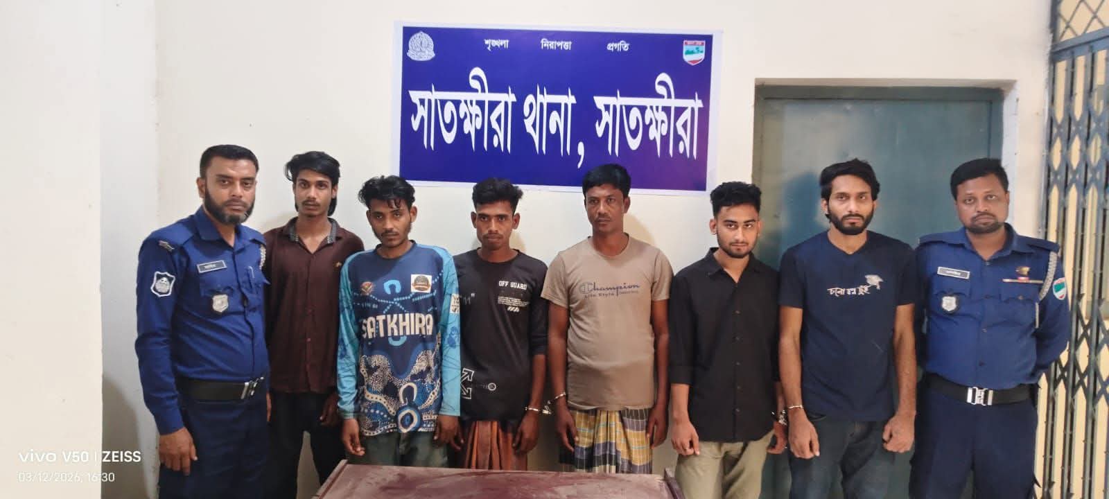 সাতক্ষীরার কেন্দ্রীয় মন্দিরে চুরির ঘটনায় জড়িত ৬ জনকে আটক করেছে পুলিশ