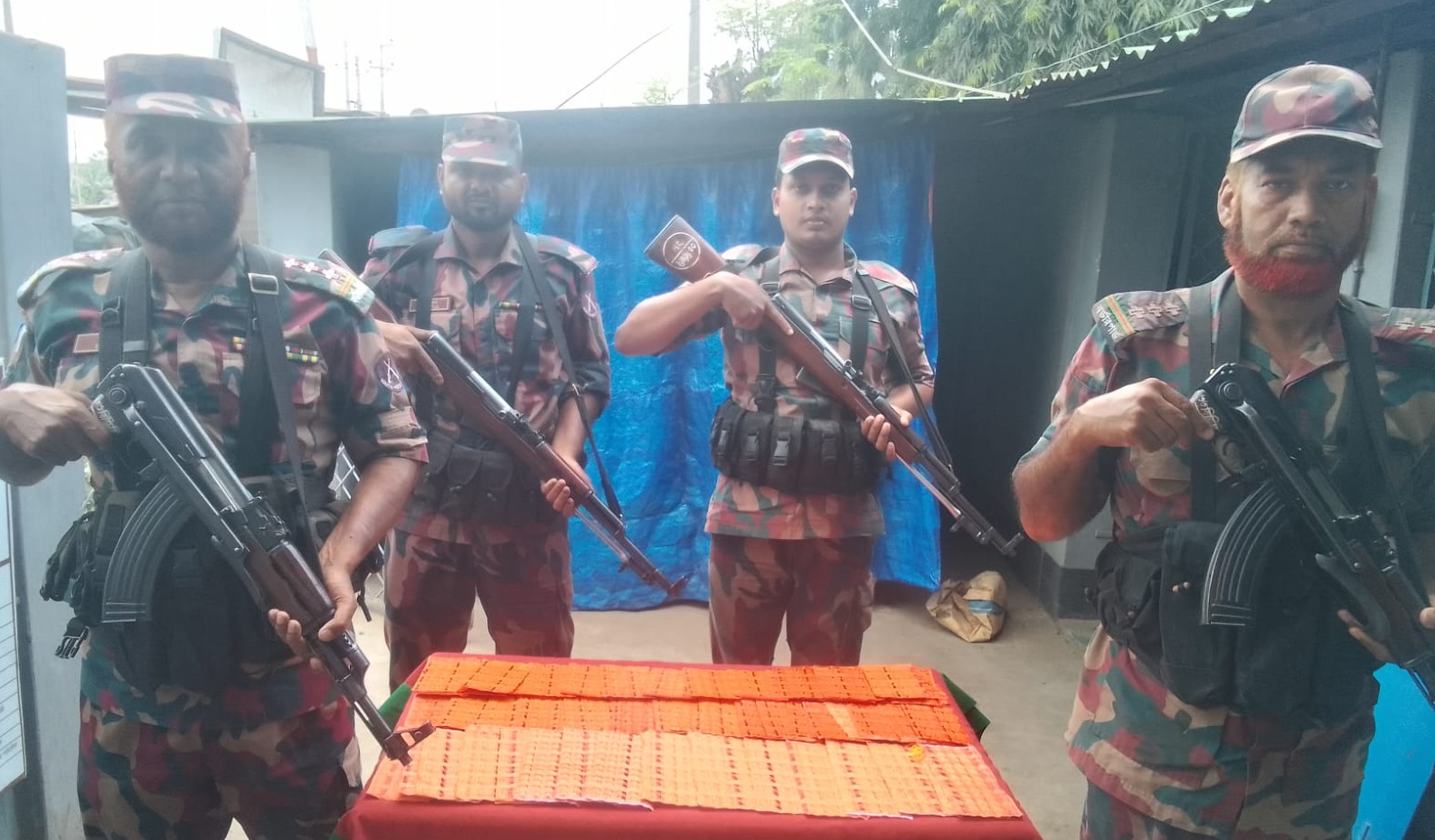 কলারোয়া সীমান্তে চোরাচালান বিরোধী বিশেষ অভিযানে ভারতীয় মালামাল জব্দ