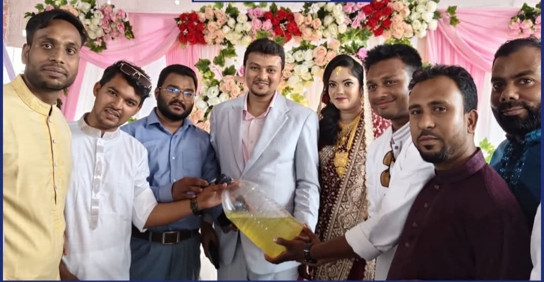 গণ অধিকার নেতার বিয়ের উপহারে ডিজেল, বার্তা জ্বালানি সংকটের