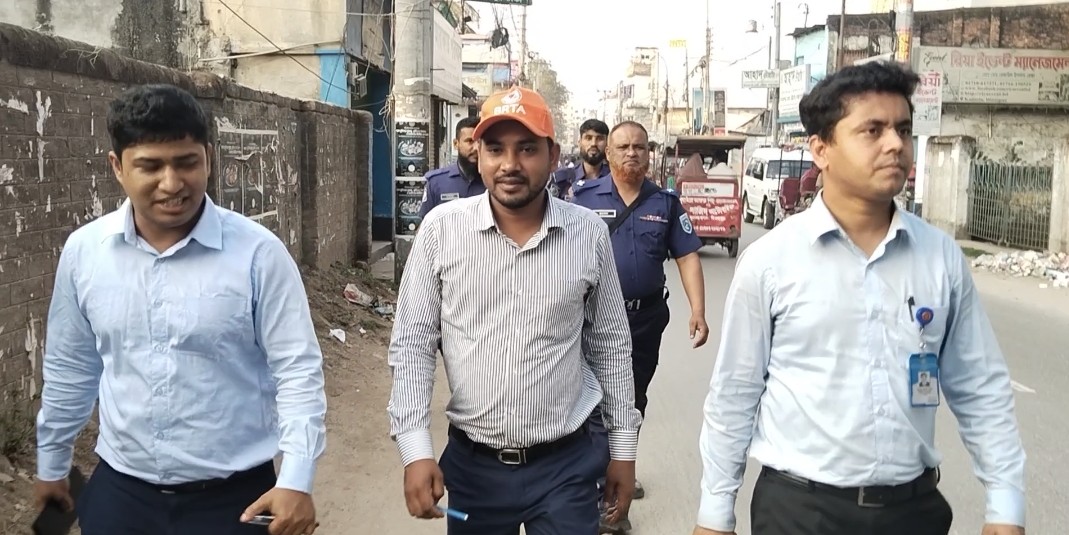 দিনাজপুরে বাস কাউন্টারে ভোক্তা অধিকার ও বিআরটিএর যৌথ অভিযান