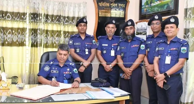 নওগাঁয় মহাদেবপুর সার্কেল অফিস পরিদর্শন করলেন পুলিশ সুপার
