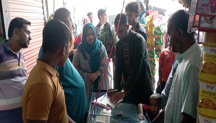 কালীগঞ্জে বোতলে ভরা পেট্রোল-ডিজেল ২০০ টাকা লিটার, ১০ হাজার টাকা জরিমানা