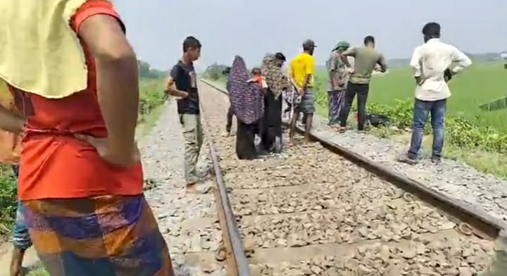 কালীগঞ্জে ট্রেনে কাটা পড়ে অজ্ঞাত যুবতীর মৃত্যু