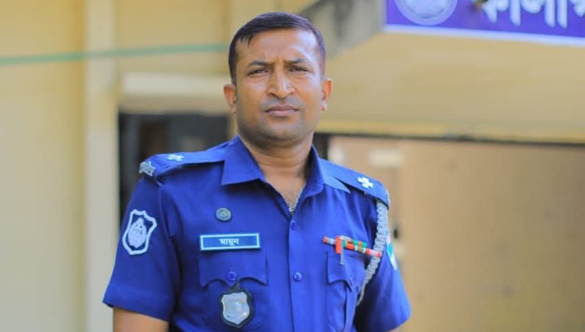 কালীগঞ্জে ফিলিং স্টেশনে তেল নিতে আসা একাধিক মোটরসাইকেল চালককে পেটানো এএসআই পুলিশ লাইনে ক্লোজড