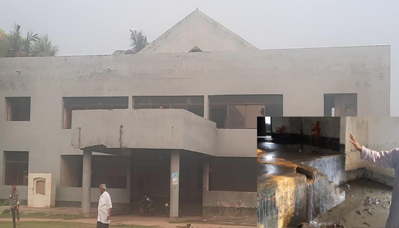 কালীগঞ্জের একমাত্র জেলা পরিষদ অডিটোরিয়াম বেহাল দশায় জর্জরিত