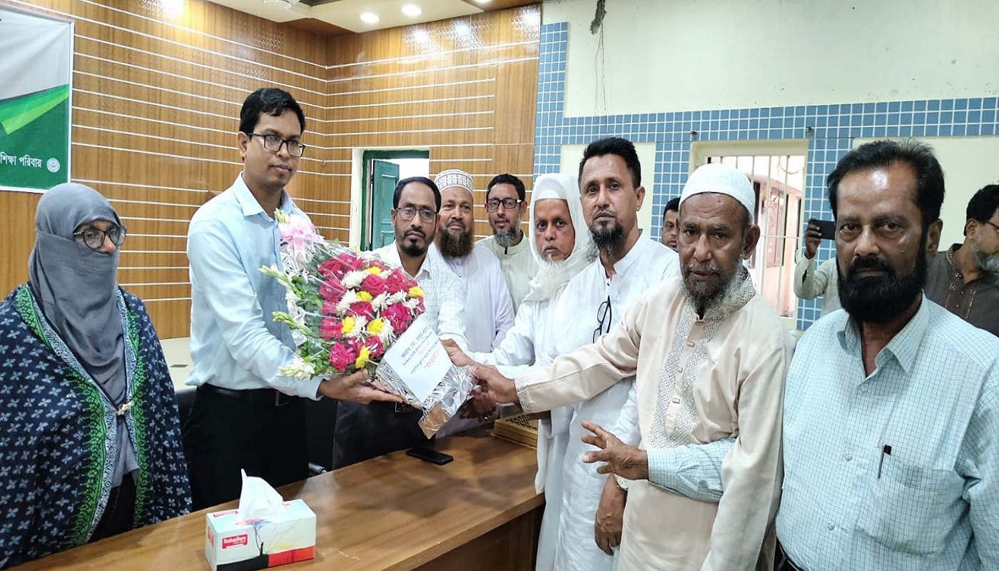 মুরাদনগর ইউএনওকে মাধ্যমিক শিক্ষা পরিবারের বিদায় সংবর্ধনা
