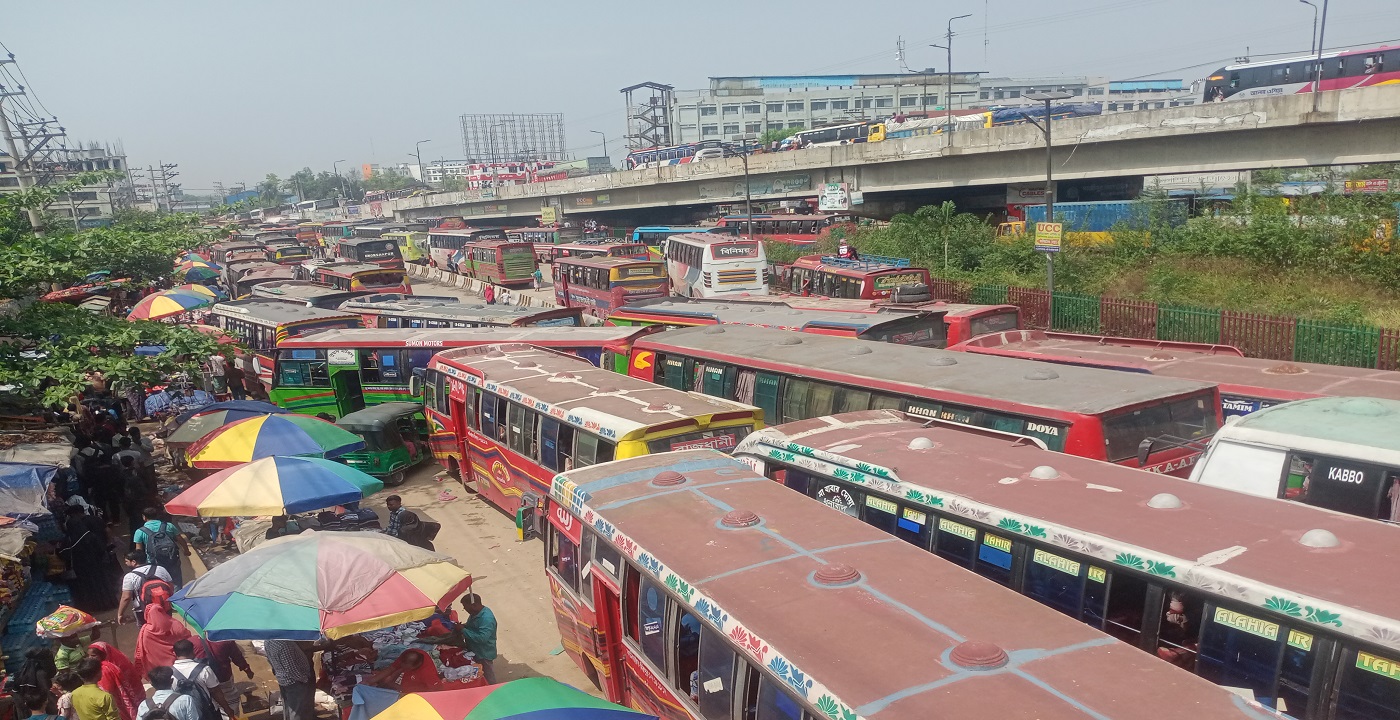 কালিয়াকৈর ঢাকা-টাঙ্গাইল-মহাসড়কে অতিরিক্ত ভাড়ায় ভোগান্তিতে সাধারণ যাএী