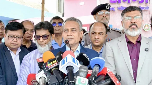 ঈদযাত্রা স্বস্তিদায়ক, বাড়তি ভাড়া নেওয়া হচ্ছে না: সড়কমন্ত্রী