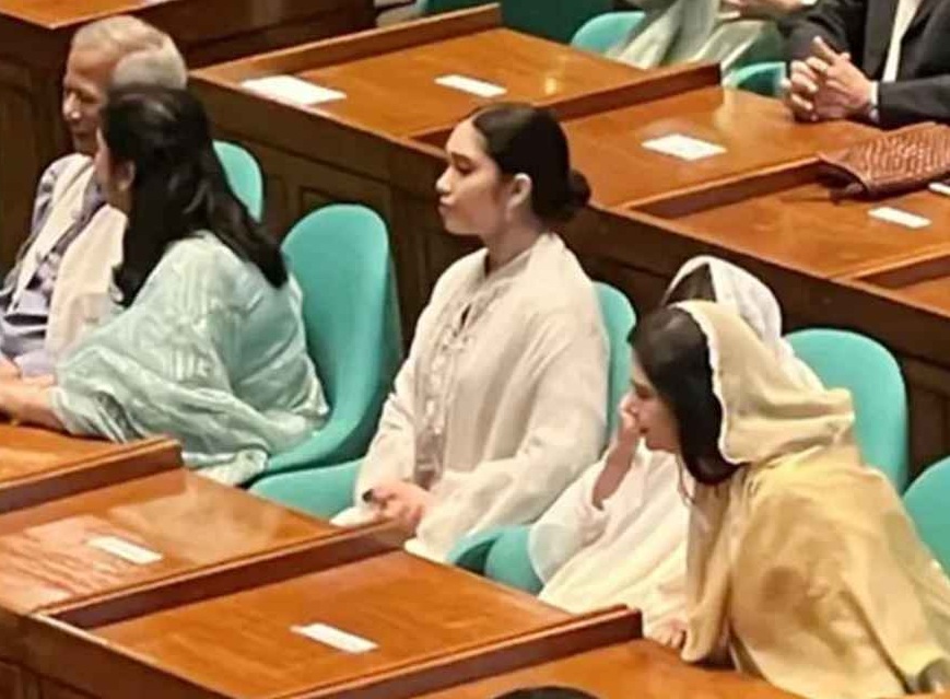 জানুন সংসদের দর্শকসারিতে যারা রয়েছেন