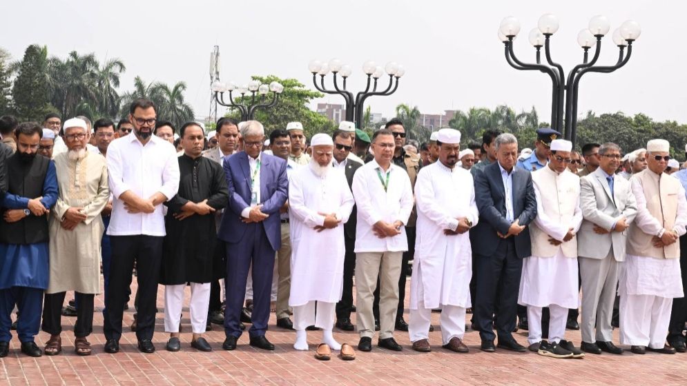 সংসদের দক্ষিণ প্লাজায় স্পিকারের স্ত্রী দিলারা হাফিজের জানাজা সম্পন্ন