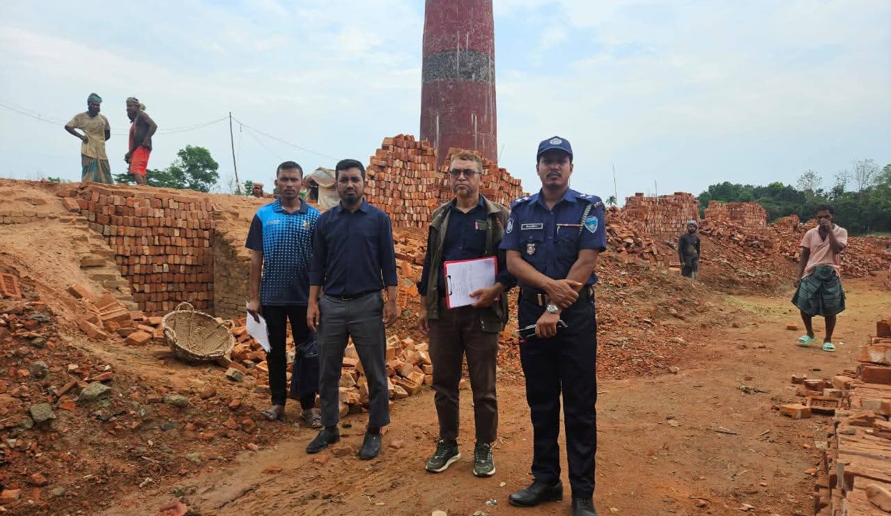 আলীকদমে ইটভাটায় উপজেলা প্রশাসনের যৌথ অভিযান