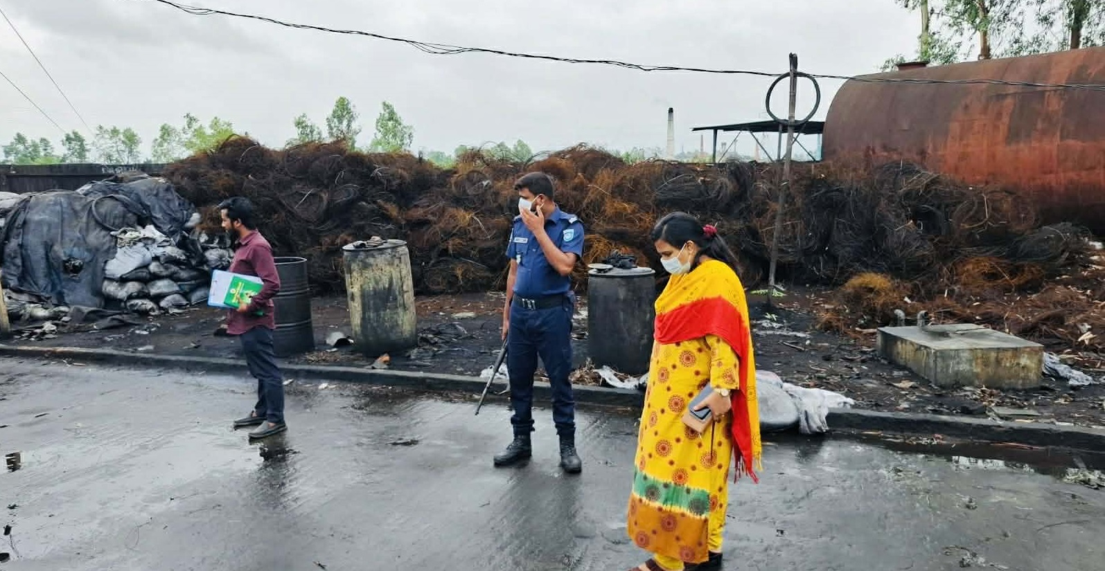 রংপুরের তারাগঞ্জে অনুমোদনহীন কার্যক্রমে ধরা খেল ফুয়েল টেক জরিমানা ও বন্ধ ঘোষণা