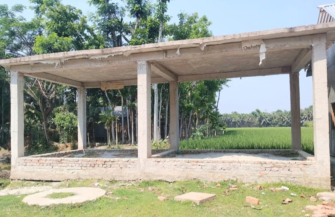 লক্ষ্মীপুরে ওয়াশ ব্লক নির্মাণে অনিয়মের পাহাড়